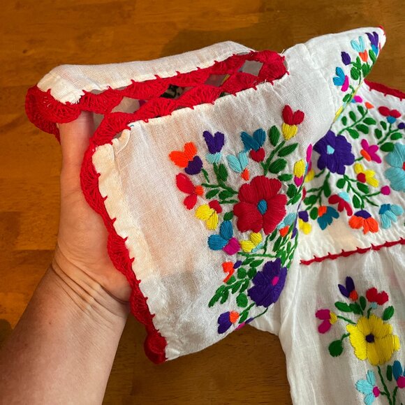 NWOT Size Large Siren La Primavera hand-embroidered Mexican style peasant top - Picture 8 of 9